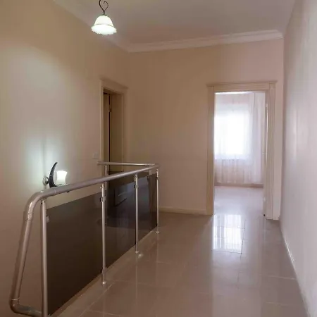Dream Country 1 Apartment *